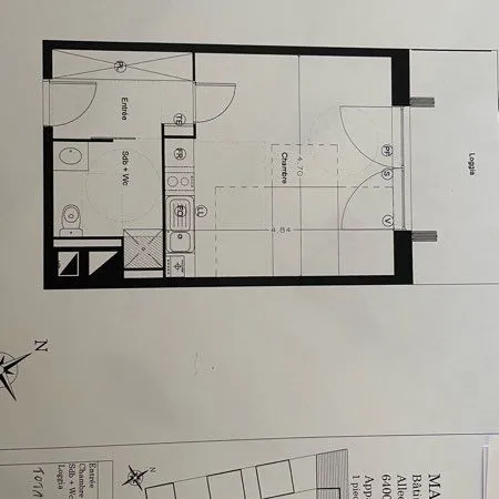 Studio bon état avec loggia et parkings/s, face a l adour