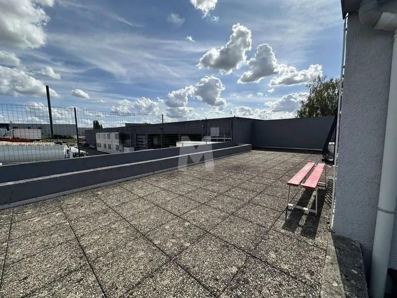 Photo 10
