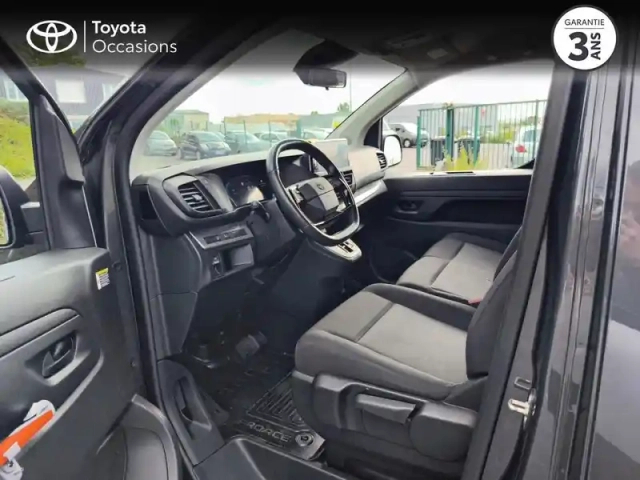 Toyota Proace medium 2.0 d-4d 140 start pack confort bva mc24 — photo 2