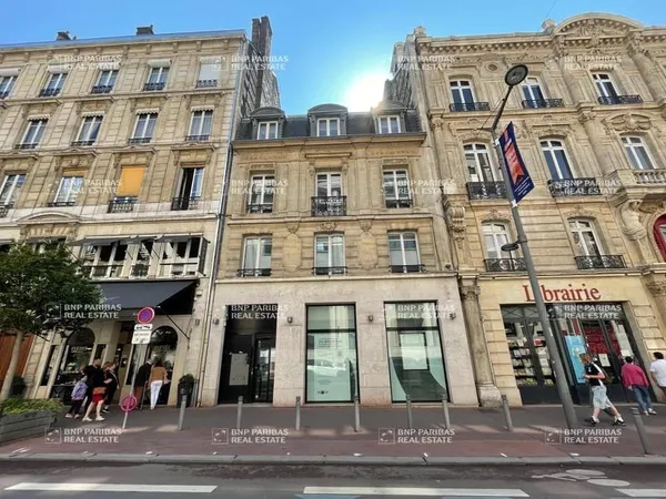 Bureaux 3 pièces 189 m²