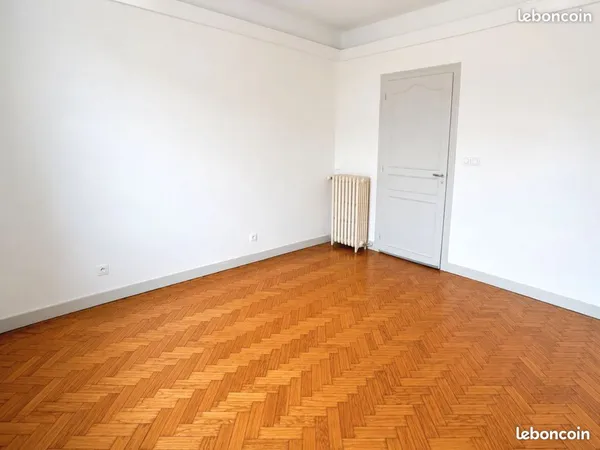 Chambre meublée - Gare - Centre