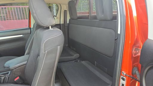 Toyota Hilux X-Tra Cabine 2.8  D-4D 204 4X4 BVA6 - Invincible – 2022 – 107777 km – Diesel – Boîte Automatique — photo 18