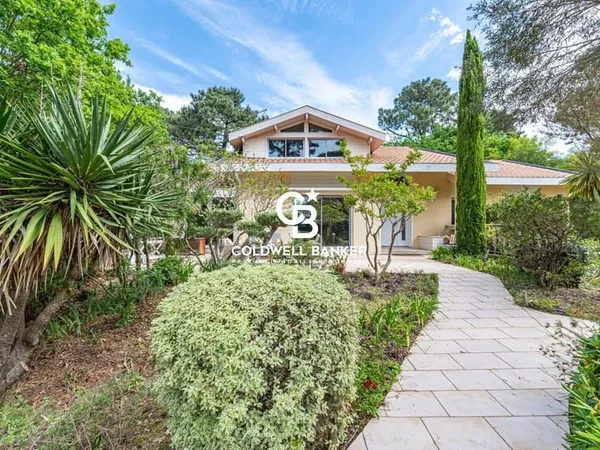 Arcachon - Pereire - Villa - 250 m2 - 5 chambres - Une adresse de choix - À quelques pas de la plage