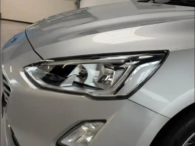 Ford Focus 1.5 ecoblue 120ch titanium — photo 9