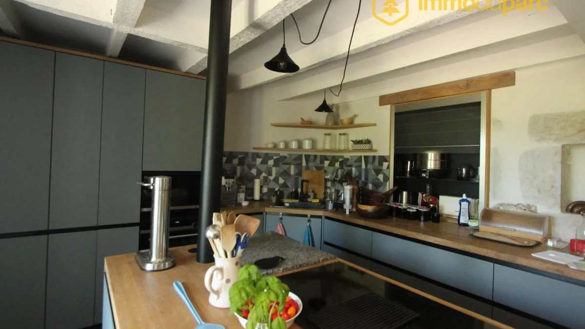 Photo 8