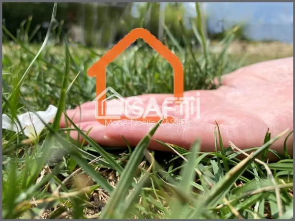 10 mn de Saint Peray, 25 mn de Valence, ligne 46 à proximité