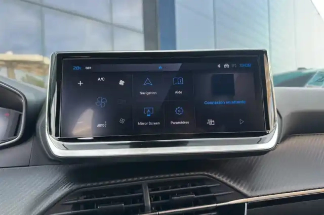 Peugeot 208 hybrid 100 e-dcs6 — photo 17