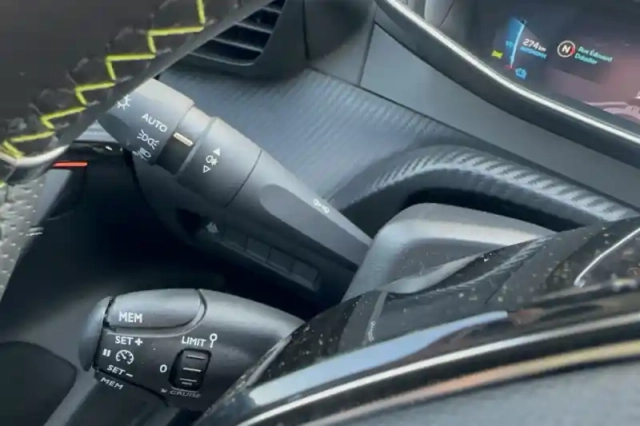 Peugeot 208 electrique 50 kwh 136ch — photo 22