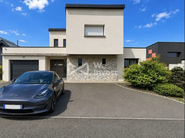 EXCLUSIVITÉ - BRUZ - Maison contemporaine de 2017 avec piscine