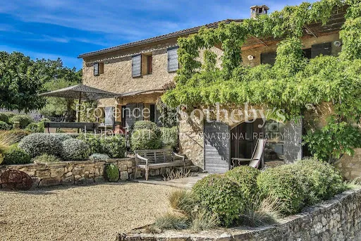 Maison 6 pièces 195 m²