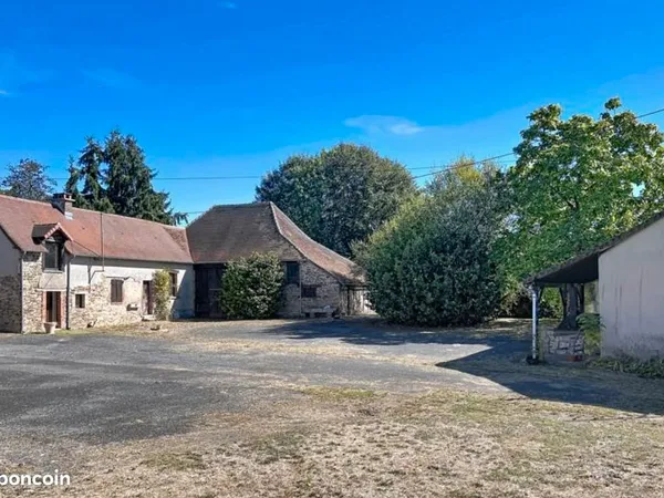 Ferme avec terrain