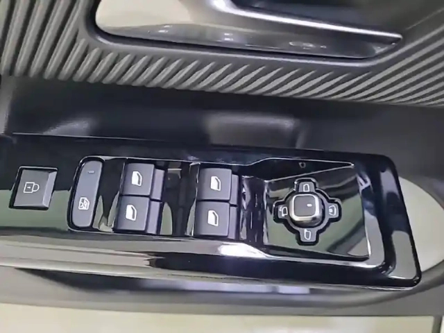Citroën C5 Aircross hybride 145 ch e-dcs6 — photo 31