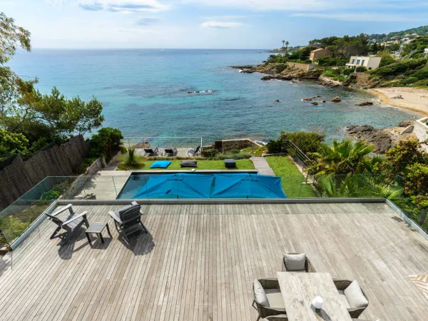 Location saisonnière - Villa de luxe à Saint-Aygulf, Côte d'Azur, pieds dans l'eau