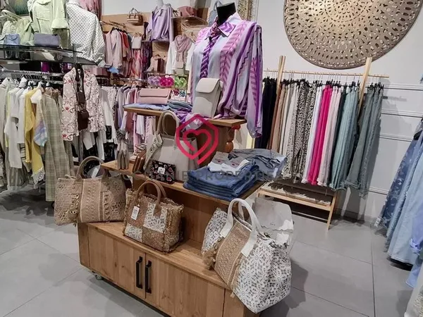 Fonds de commerce, prêt-à-porter 66 m² Foix