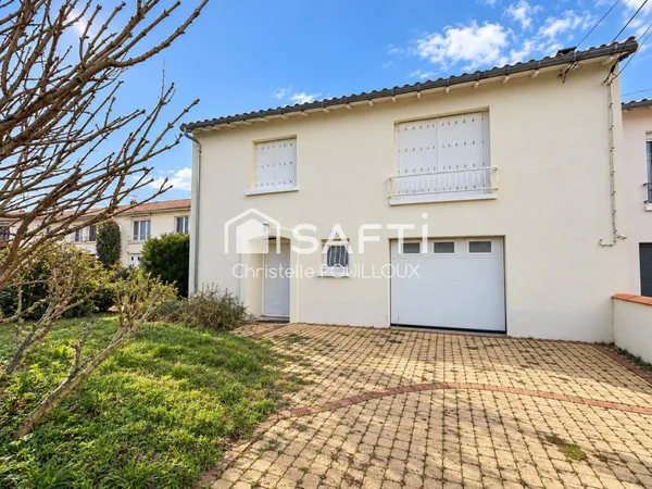 Maison 4 chambres possibles, garage et jardin clos