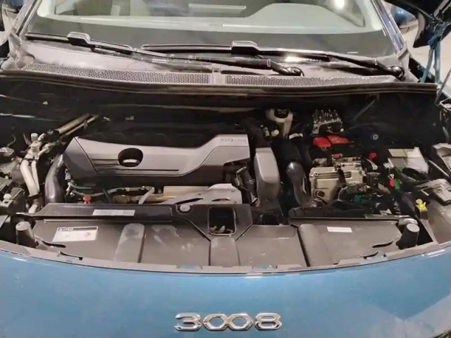 Peugeot 3008 hybrid 225 e-eat8 allure pack — photo 7