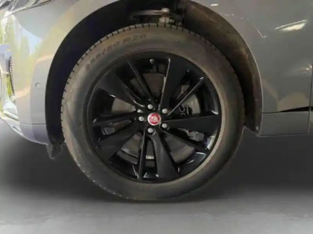 Jaguar F-Pace p400e plug-in-hybrid r-dynamic se bva8 awd — photo 11