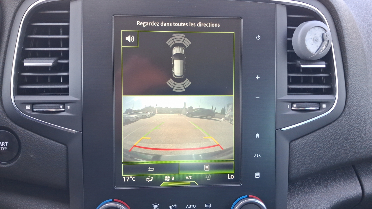 Renault Mégane IV Berline TCe 140 Energy EDC — photo 21