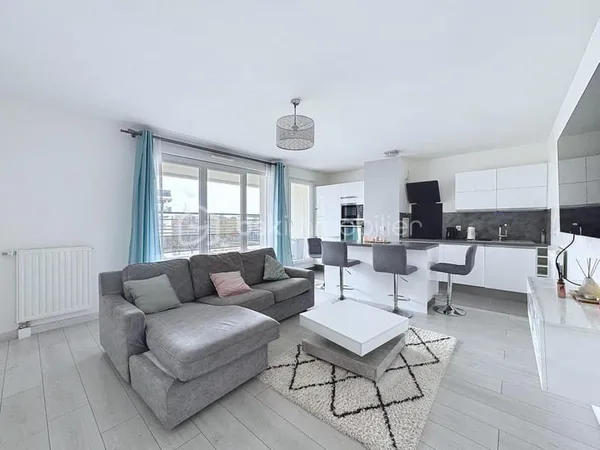Coup de coeur: T2 lumineux avec grand balcon, ascenseur, parking et cave - Quartier recherché de Éla