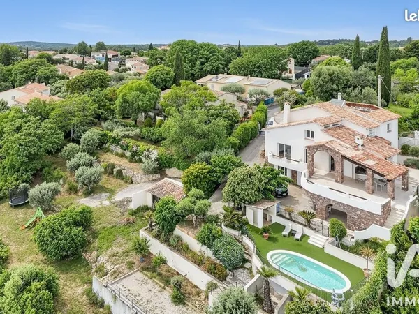Villa 10 pièces 315 m²