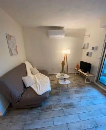 Studio meublé de septembre à juin