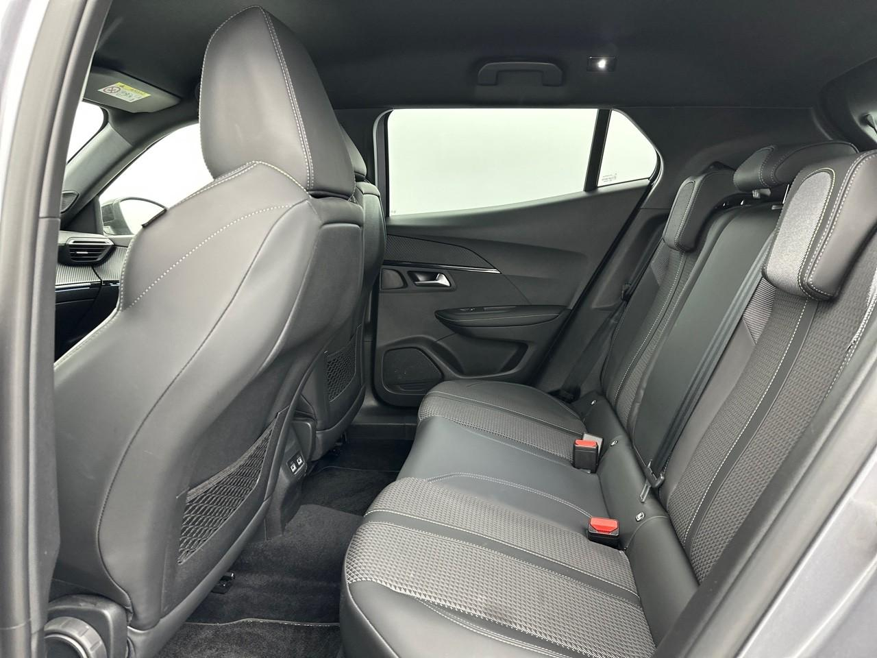Peugeot 2008 puretech 130 s&s bvm6 gt — photo 12