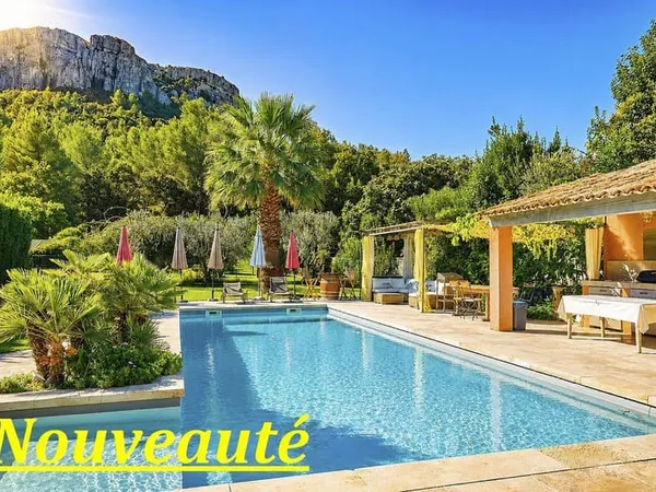 Maison 10 pièces 325 m²
