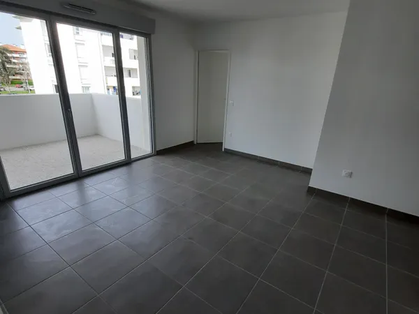 Vends appartement 57m² 3 pièces étage 3/4