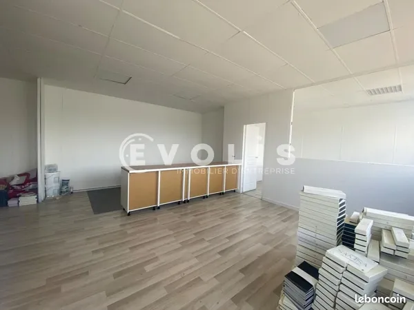 Bureau 90 m²
