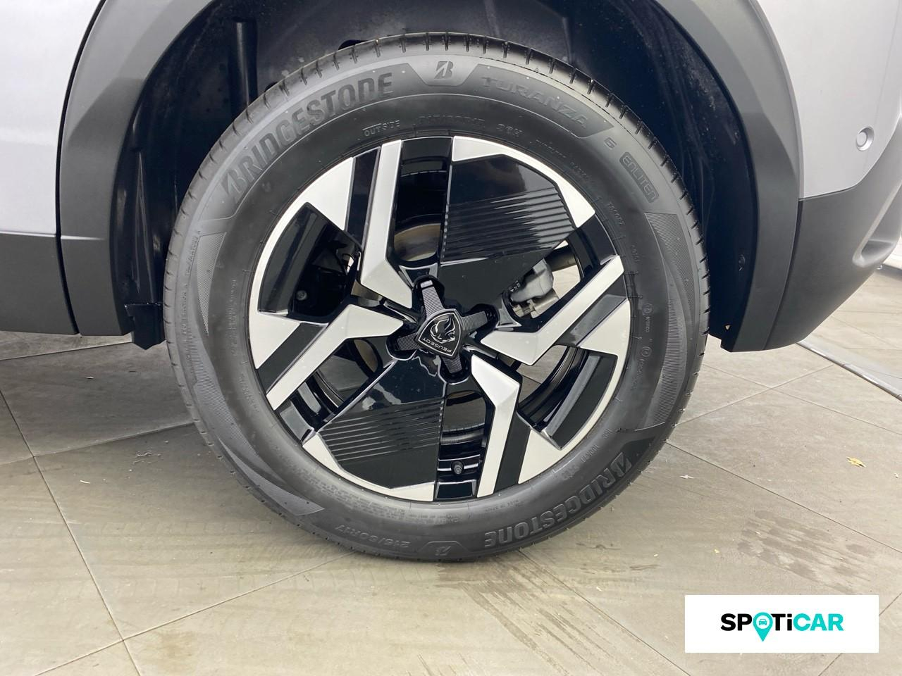 Peugeot 2008 1.2 hybrid 145ch allure e-dcs6 — photo 11