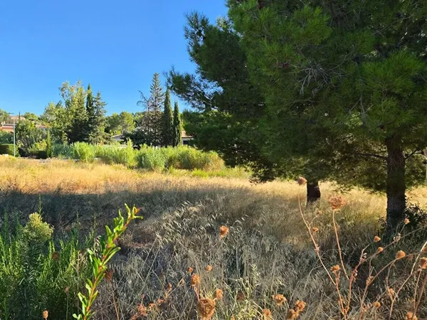 Bize Minervois -Terrain à bâtir viabilisé de 1000 m2