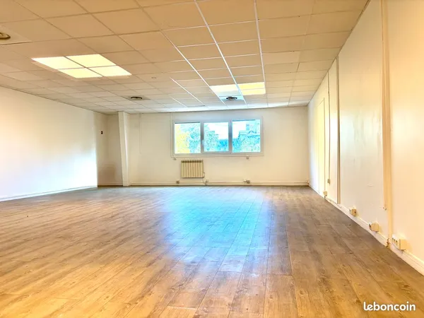 A louer Bureaux 91m² - RER Val de Fontenay