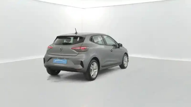 Renault Clio blue dci 100 ch — photo 5