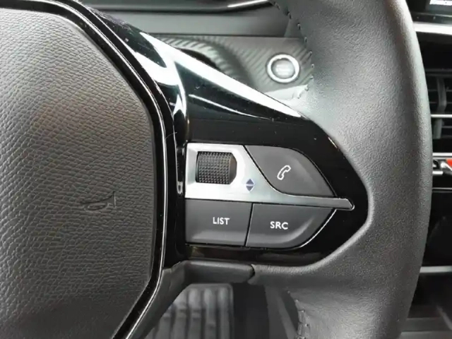 Peugeot 208 electrique 50 kwh 136ch — photo 22