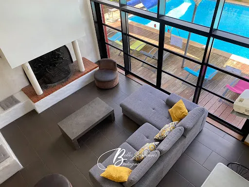 Maison 8 pièces 425 m²