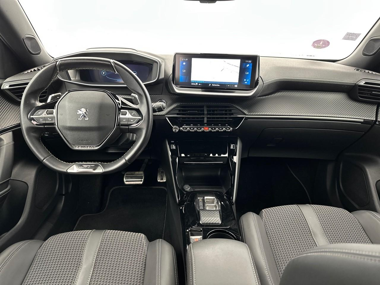 Peugeot 2008 puretech 130 s&s eat8 gt — photo 11