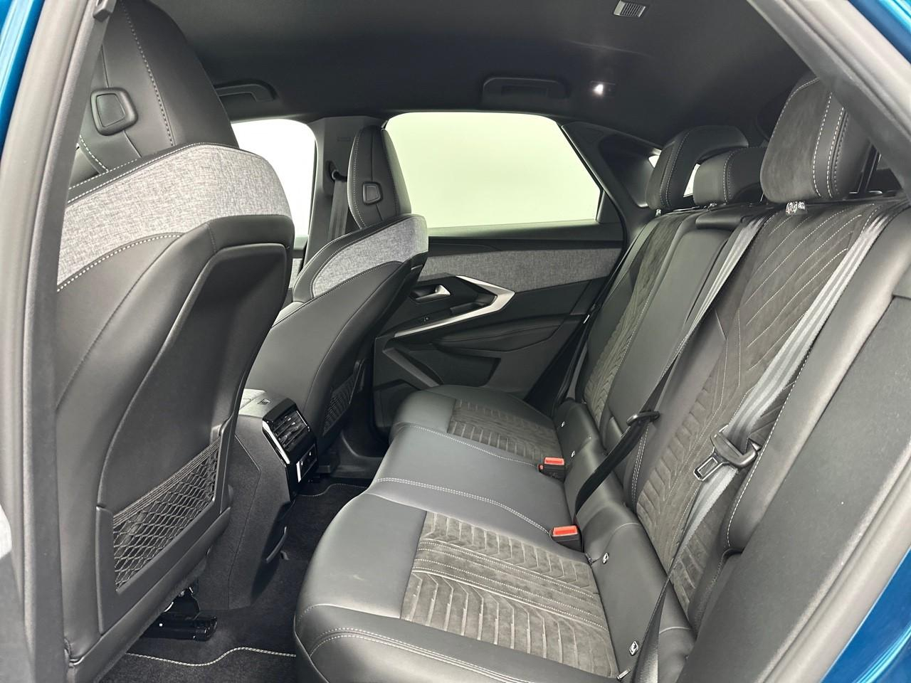 Peugeot 3008 hybrid 145 e-dcs6 gt — photo 12