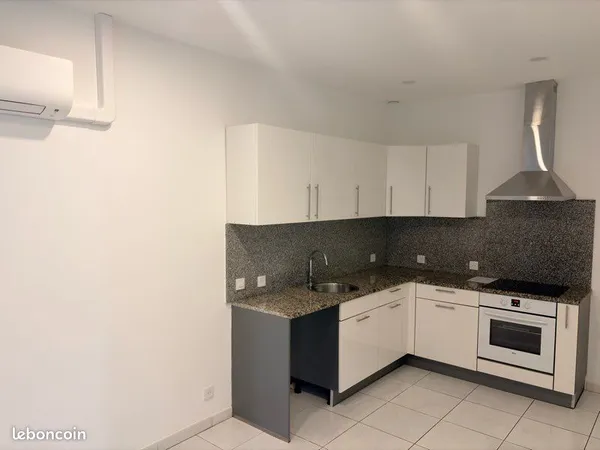 Maison à louer de trois pièces d'environ 70m2