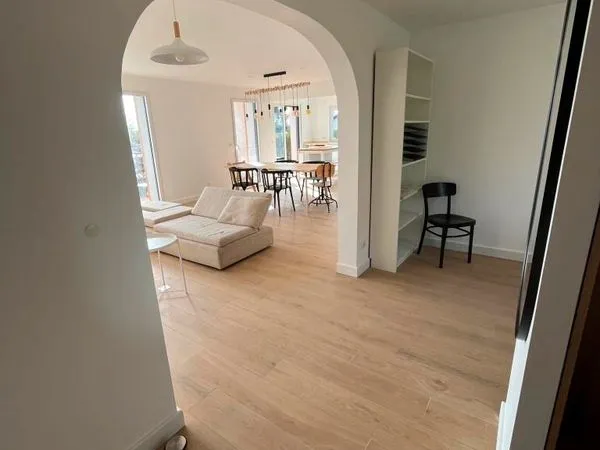 Appartement-maison avec jardin, 15 min Genève, T5 135 m² (4 chambres), immense terrasse, vue Mont Bl