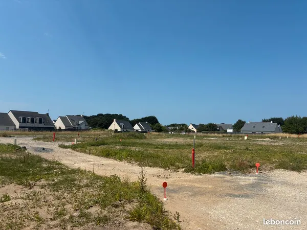 Terrain viabilisé, au calme, proche des remparts de GUÉRANDE