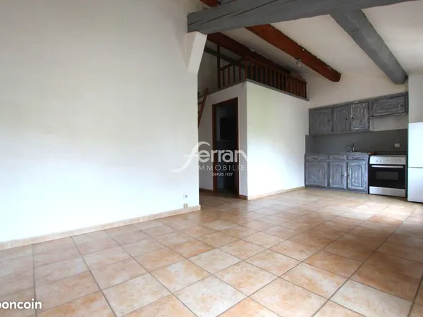 Studio 1 pièce 28 m²
