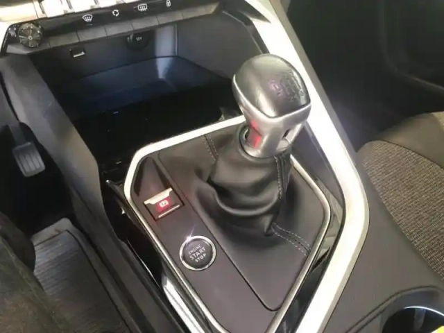 Peugeot 3008 1.2 puretech 130ch allure s&amp;s — photo 14