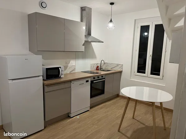 Petite maison à louer Écusson