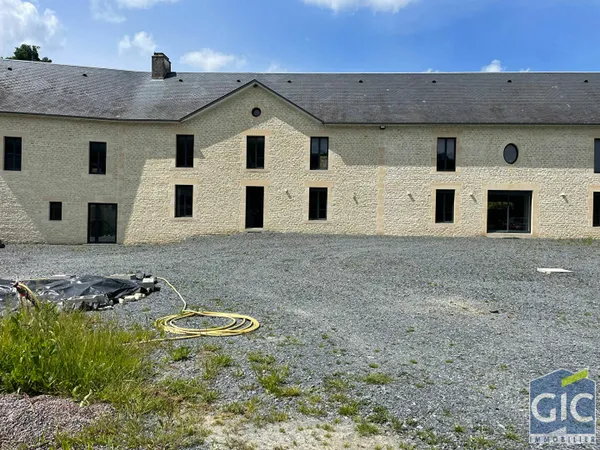 Corps de ferme à 30 mn de CAEN 450 m2 sur 25 ha