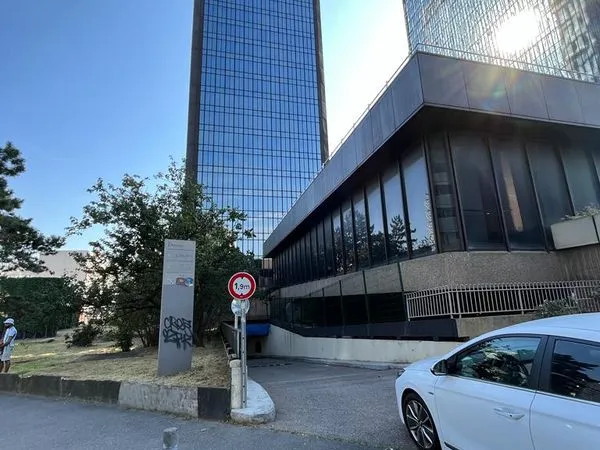 A vendre - place de stationnement auto - parking tours mercuriales
