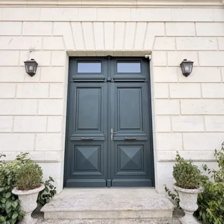 Séduisante maison de ville proche du centre de St Jean d'An