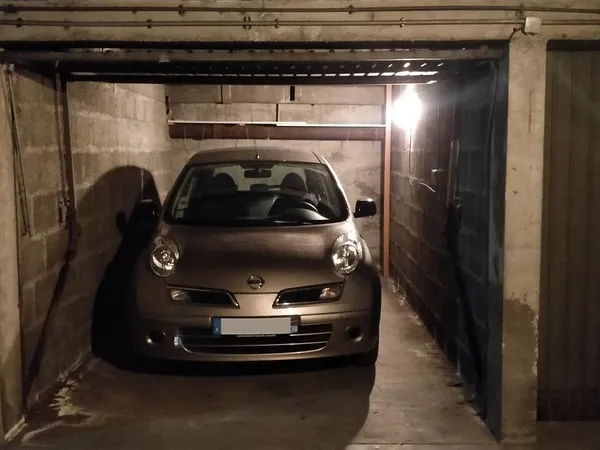 Lot de 5 Garages - Quartier des Eaux-Claires - Avec électricité