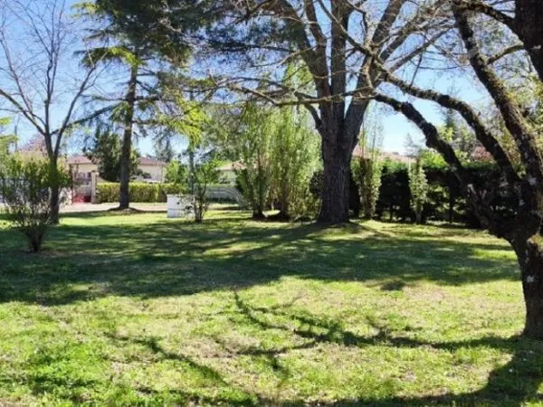 Terrain 1000 m²