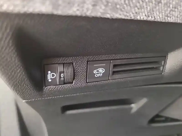 Peugeot 3008 hybrid 136 e-dcs6 — photo 117