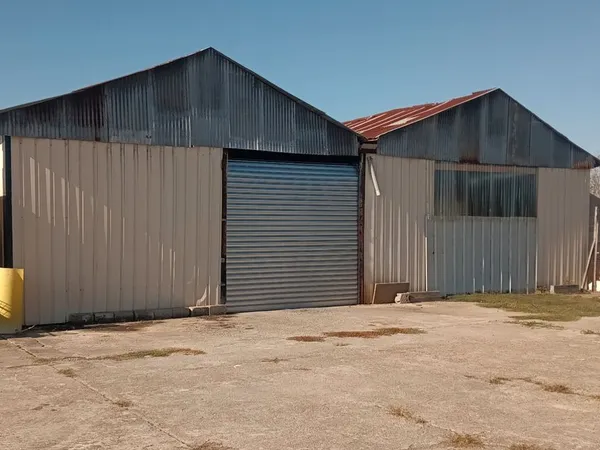 Location hangar